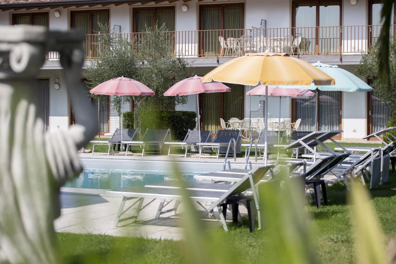 Residence Molino - Holiday Apartments Manerba del Garda Exteriör bild
