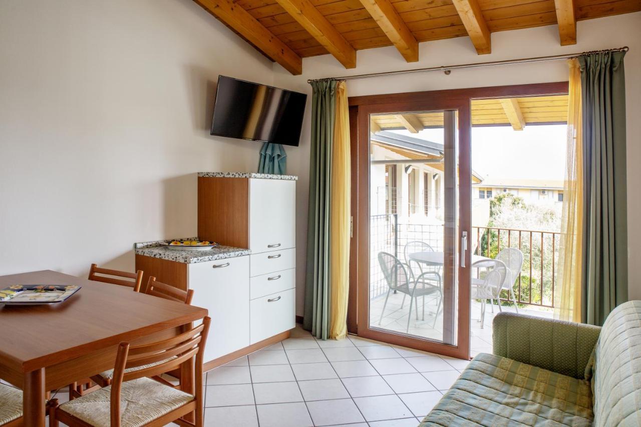 Residence Molino - Holiday Apartments Manerba del Garda Exteriör bild