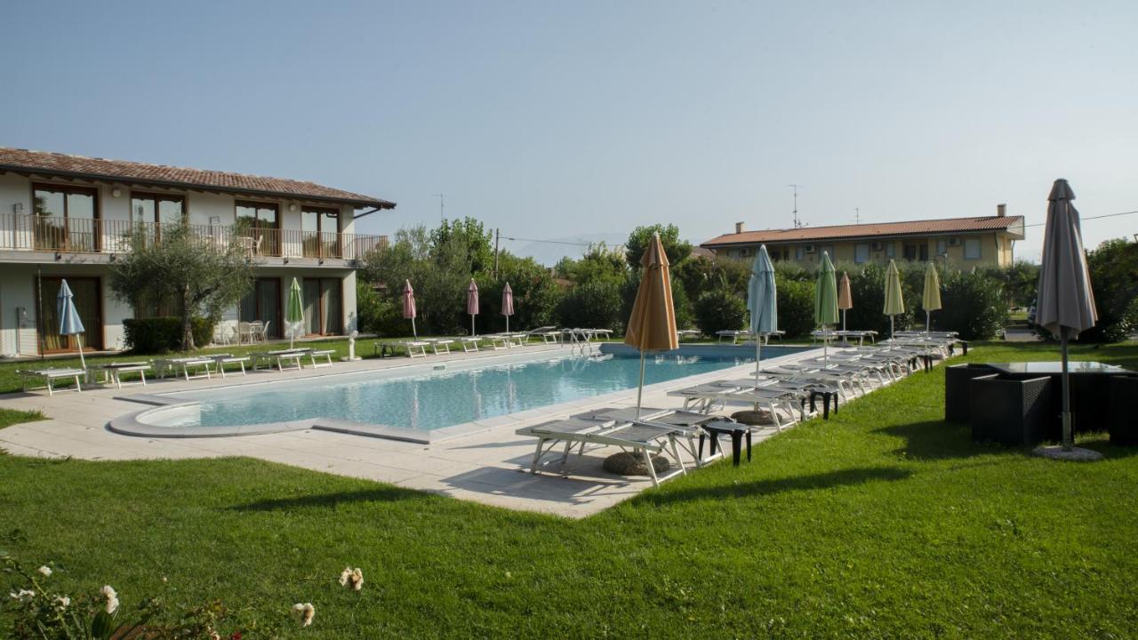 Residence Molino - Holiday Apartments Manerba del Garda Exteriör bild
