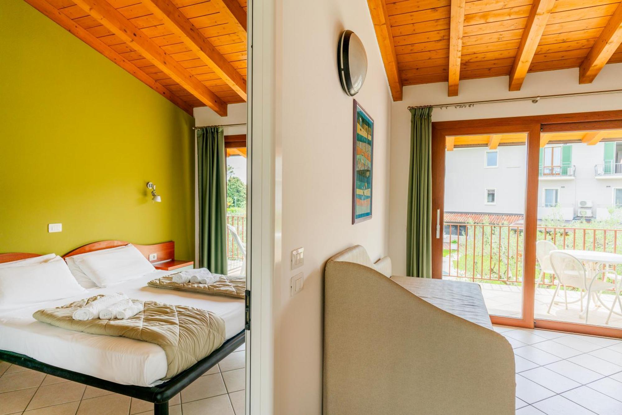 Residence Molino - Holiday Apartments Manerba del Garda Exteriör bild