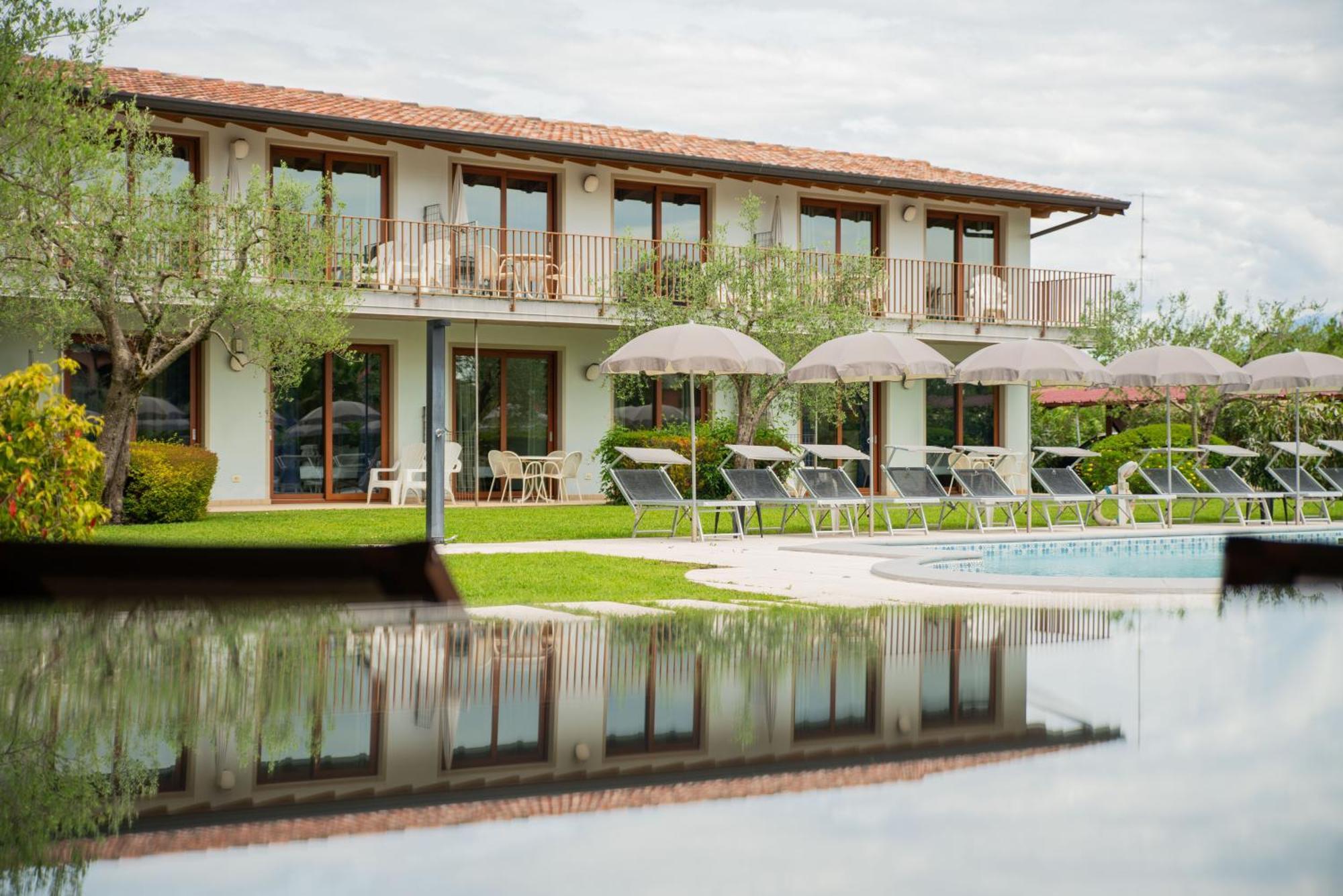 Residence Molino - Holiday Apartments Manerba del Garda Exteriör bild