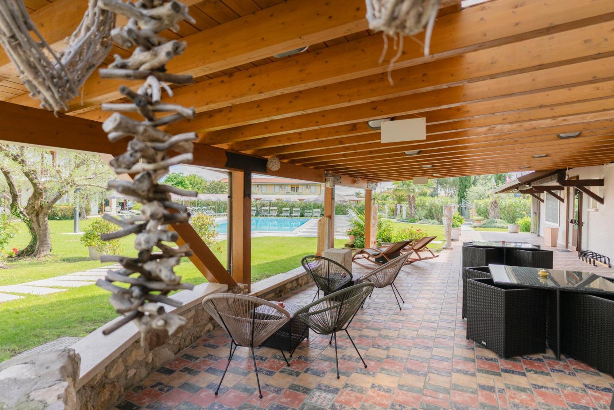 Residence Molino - Holiday Apartments Manerba del Garda Exteriör bild