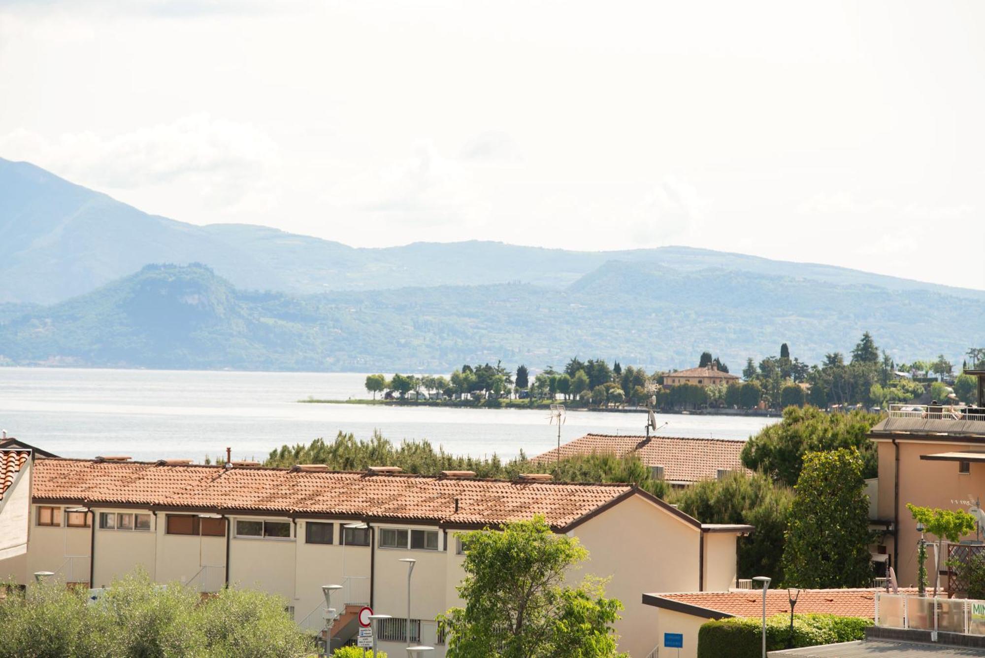 Residence Molino - Holiday Apartments Manerba del Garda Exteriör bild